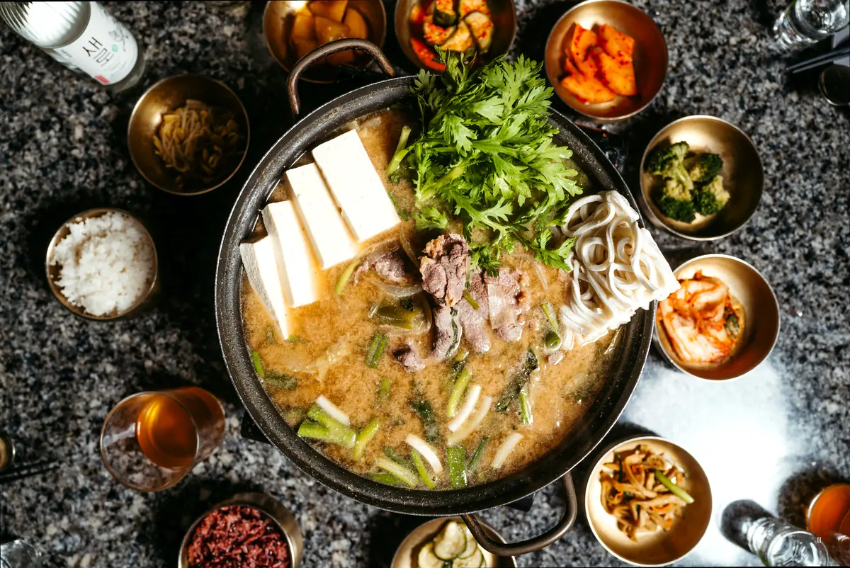 청결은 기본! 눈과 입이 즐거운 반찬 천국