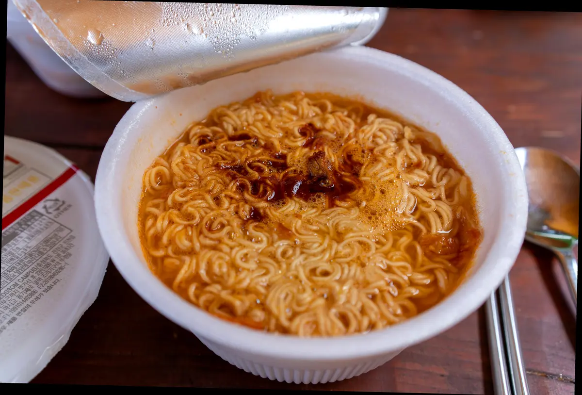 배홍동 칼빔면, 알고 먹으면 더 맛있다! (문제점 & 해결책) 💡