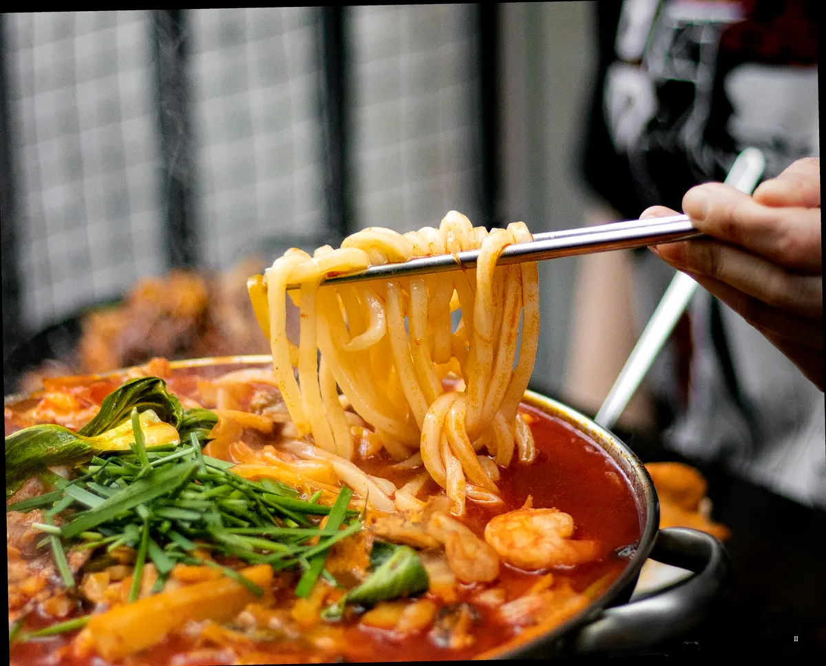 솔직 후기! 바지락칼국수 & 무채비빔밥 맛은?