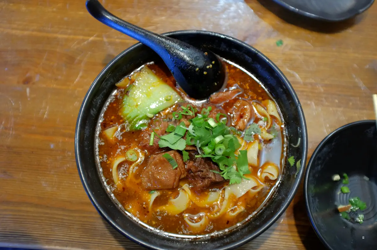 늦은 밤 식당 탐색, 실패하면 이런 결과를 초래해요…
